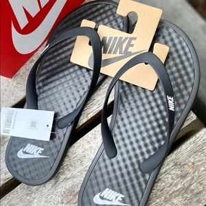 Nike flip flops brand new size 10